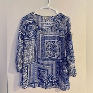 Women’s sheer pattern top